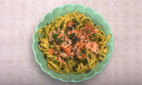 Lemon linguine with seared salmon and fried capers